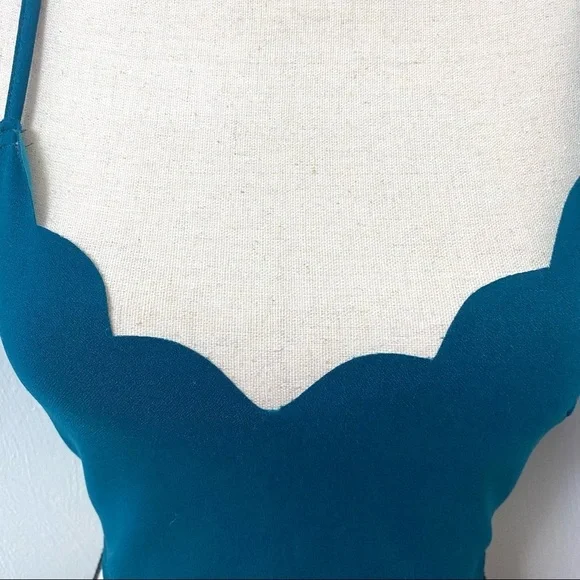 Shein Scalloped Edge Crop Camisole. Green Sz S - Picture 3 of 10